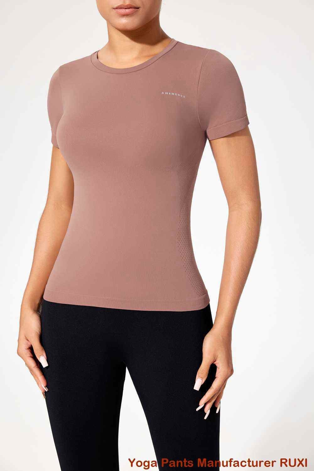 ຊຸດຊັ້ນໃນກິລາຍາວເສັ້ນສີຂາວ