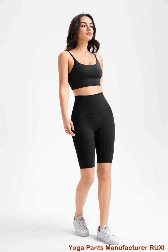 ໂສ້ງຂາສັ້ນລອຍນ້ໍາສີດໍາແມ່ຍິງ