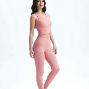 ຊຸດຊັ້ນໃນກິລາລອຍເທິງກົ້ນໃຫຍ່